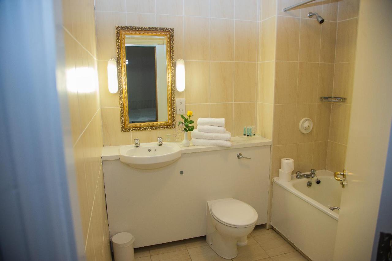 Peacockes Hotel Maam Cross Bagian luar foto